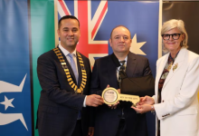 أحمد الأحمد يتسلم مفاتيح مجلس مدينة كانتربري - بانكستاون