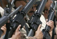 جنود من دولة عربية يحملون بنادق M-16 الأمريكية المنشأ. / Gettyimages.ru