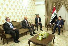 رئيس الوزراء العراقي محمد شياع السوداني والمبعوث الأمريكي توك باراك. / https://x.com/IraqiPMO/status/