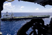 تعقبناها وأوقفناها.. الجيش الأمريكي يصعد على متن ناقلة نفط ثالثة في المحيط الهندي / RT