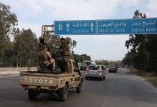 عناصر من قوات الأمن السوري في طريقهم نحو اللاذقية (غيتي-أرشبف)