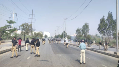 Police and protesters clash near the US consulate in Karachi on March 1, 2026 / screengrab via Geo News