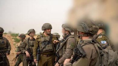 رئيس الأركان الإسرائيلي إيال زامير (وسط الصورة) - صورة أرشيفية / RT