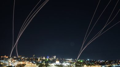 نظام دفاع جوي إسرائيلي يطلق مضادات لاعتراض صواريخ أُطلقت من إيران باتجاه إسرائيل فوق القدس / AP