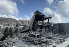 صورة للدمار الذي أعقب هجمات الجيش الإسرائيلي على حي السكسكية في صيدا، لبنان، في 27 مارس 202. وأفادت التقارير أن الهجوم أسفر عن سقوط ضحايا وجرحى، وألحق أضرارا جسيمة بالموقع المستهدف. / Gettyimages.ru