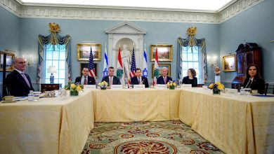 الجلسة الأولى من المفاوضات المباشرة بين لبنان وإسرائيل في وزارة الخارجية الأمريكية / Gettyimages.ru