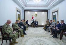 رئيس الوزراء العراقي علي فالح الزيدي وقائد القيادة المركزية الأمريكية تشارلز براد كوبر / RT