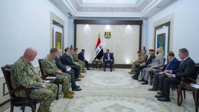 رئيس الوزراء العراقي علي فالح الزيدي وقائد القيادة المركزية الأمريكية تشارلز براد كوبر / RT