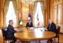 الرئيس اللبناني جوزيف عون والرئيس الفرنسي إيمانويل ماكرون وملك الأردن عبدالله الثاني. / LBpresidency via X