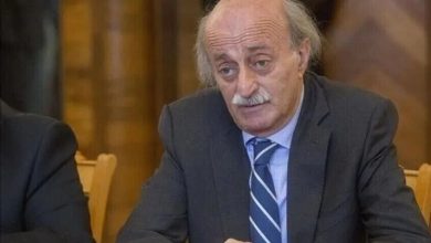 الرئيس السابق للحزب التقدمي الاشتراكي وليد جنبلاط يحذر من غياب أي مؤشرات إلى تهدئة إقليمية قريبة / Gettyimages.ru