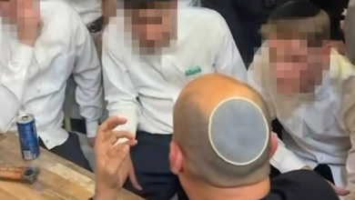 رئيس الوزراء الإسرائيلي الأسبق نفتالي بينيت (في المقدمة) / ynet