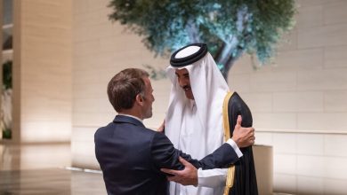 أمير دولة قطر الشيخ تميم بن حمد آل ثاني والرئيس الفرنسي إيمانويل ماكرون / x/AmiriDiwan
