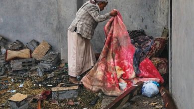 آثار القصف على مناطق مدنية تحت سيطرة الحوثيين - 24 أكتوبر 2026 / AP